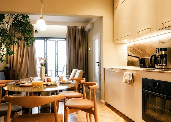 Апартаменти Luxurious Huge Flat With Large Terrace