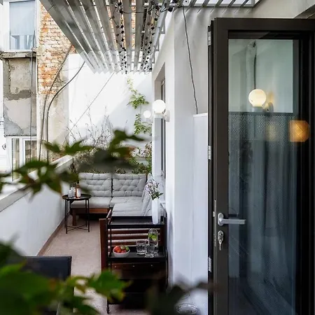 Appartement Luxurious Huge Flat With Large Terrace Boekarest