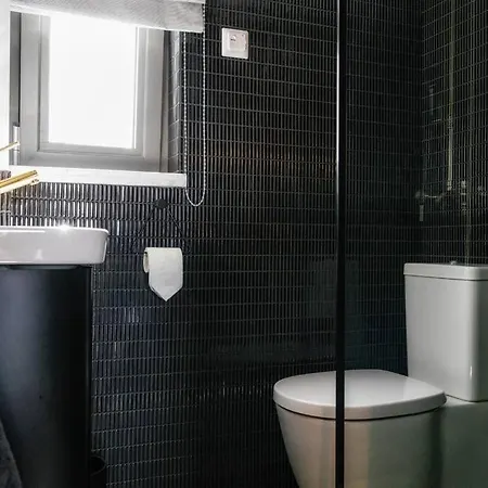 Luxurious Huge Flat With Large Terrace Appartement Boekarest