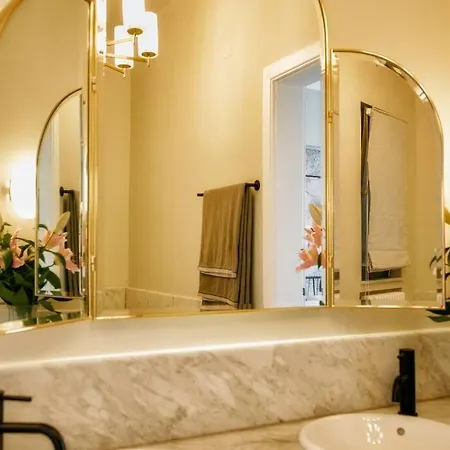 Luxurious Huge Flat With Large Terrace Boekarest