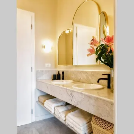 Apartment Luxurious Huge Flat With Large Terrace